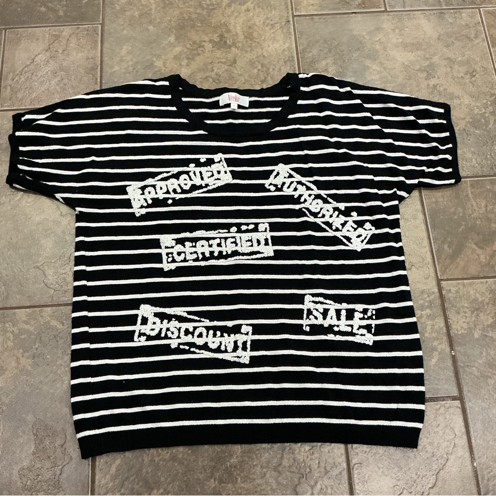 💰Bundle and save lots💰 Striped Black and White Shirt